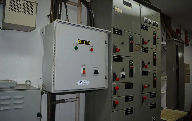 כלי שיט להובלת גז טבעי נוזלי (LNG) למכירה