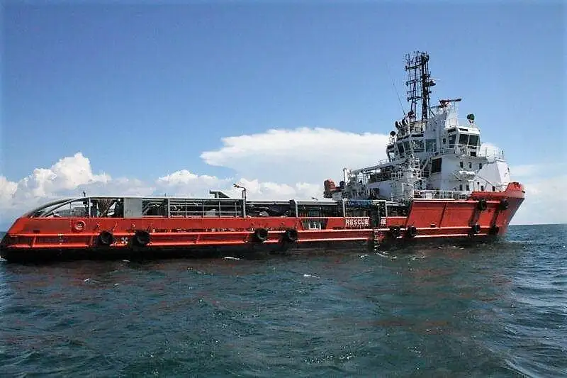גורר למכירה