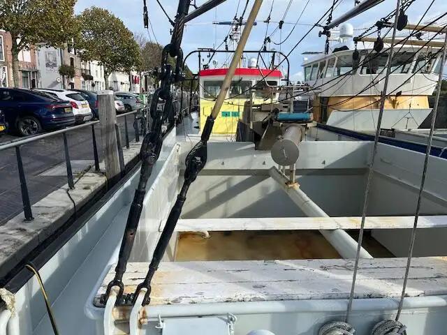 ספינת טרולר למכירה