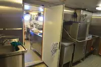 אונית מכולות למכירה