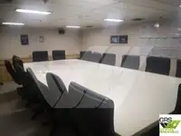 גוררת למכירה