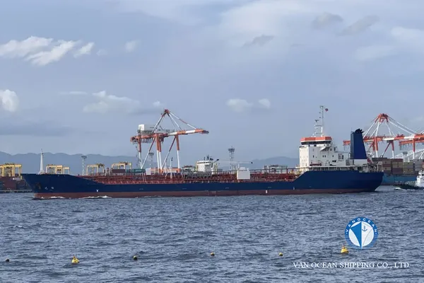 Oil/Chemical tanker for sale