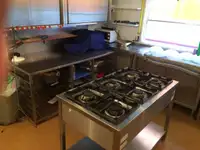 אונית מכולות למכירה