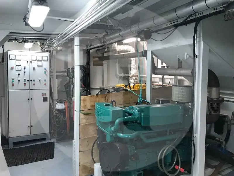 ספינת דיג בשיטת 'ביים טרולר' למכירה
