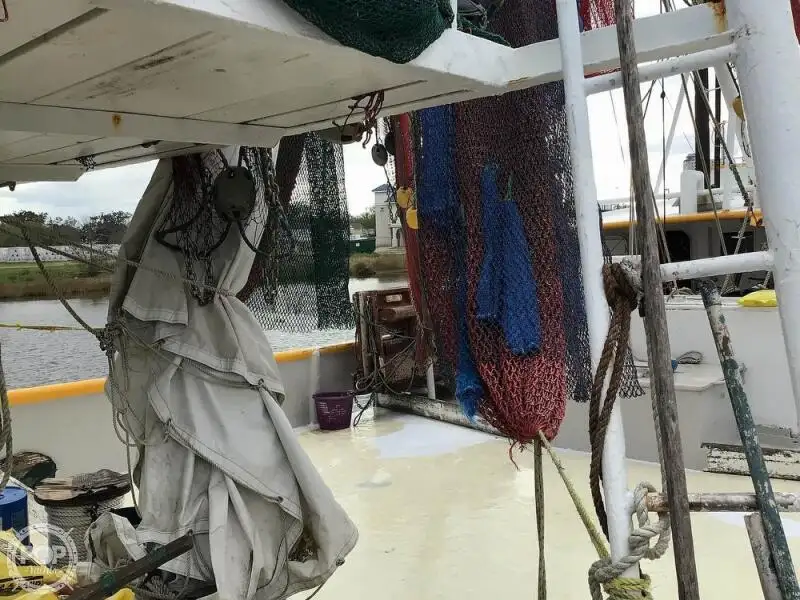 ספינת טרולר למכירה