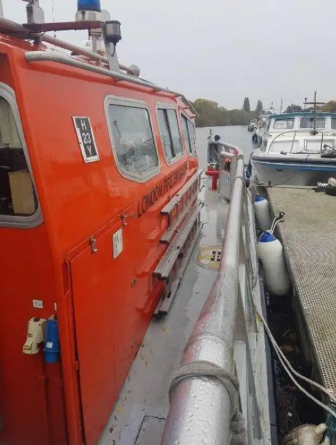 כלי שיט לעבודה למכירה