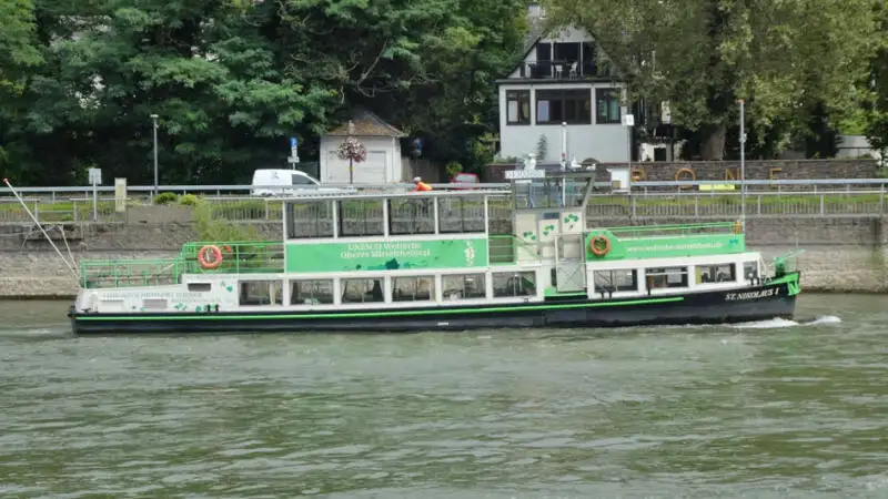ספינת נוסעים למכירה