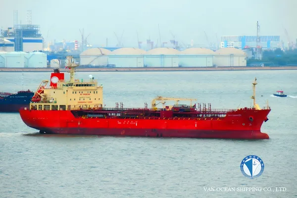 Oil/Chemical tanker for sale