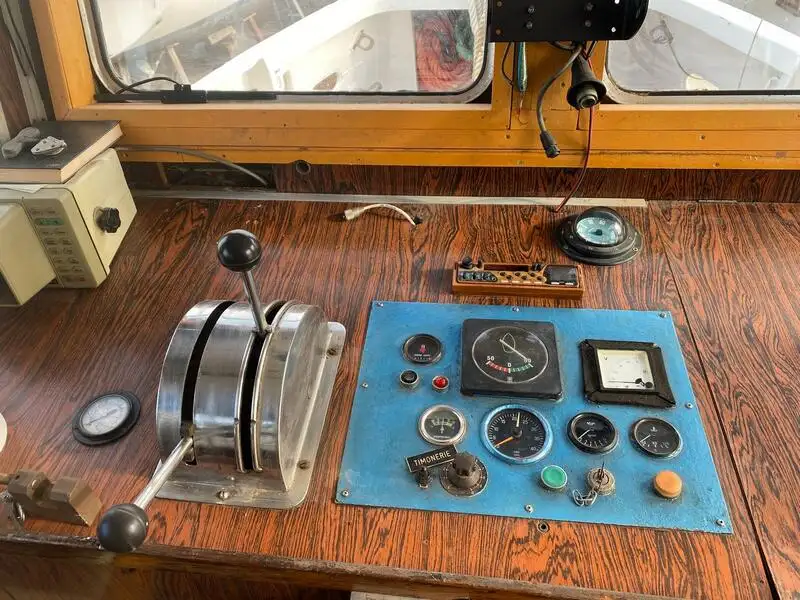 כלי שיט לעבודה למכירה