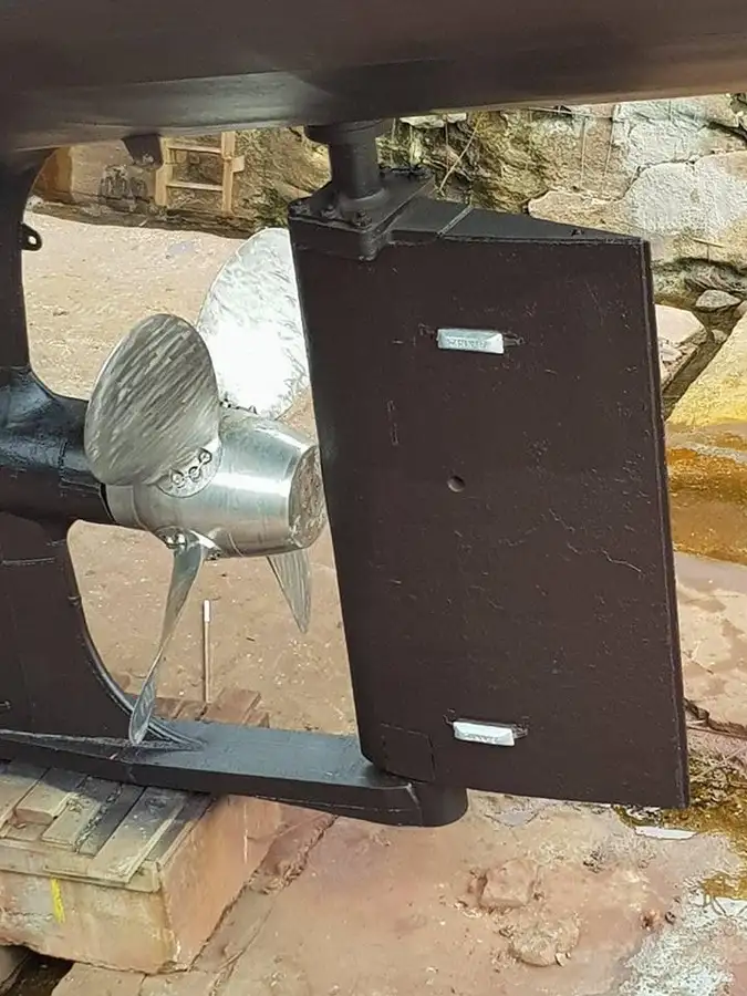 אונית מכולות למכירה