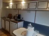 אונית מכולות למכירה