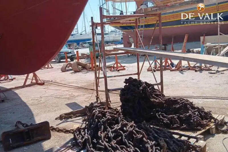 גורר למכירה