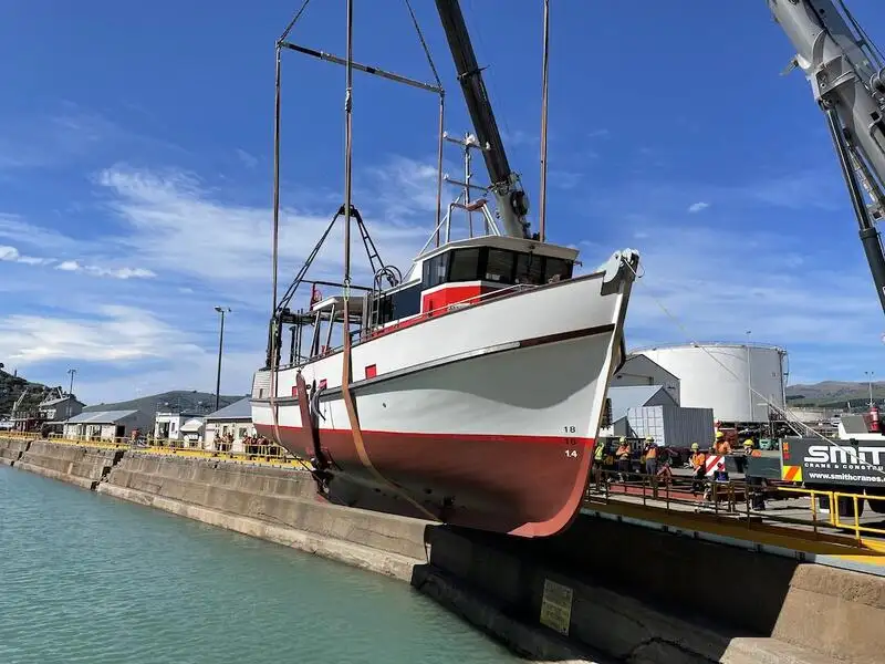 ספינת טרולר למכירה