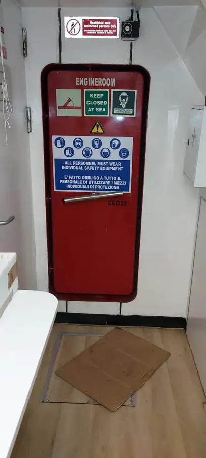 ספינת צוות למכירה