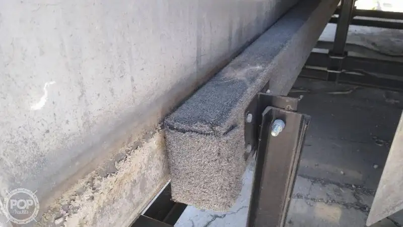 אונית מכולות למכירה
