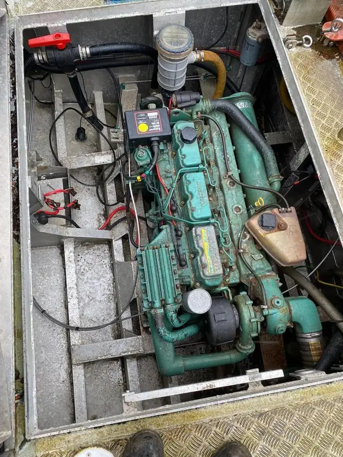 כלי שיט להובלת גז טבעי נוזלי (LNG) למכירה