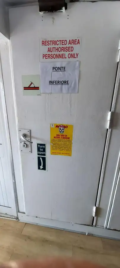 ספינת צוות למכירה