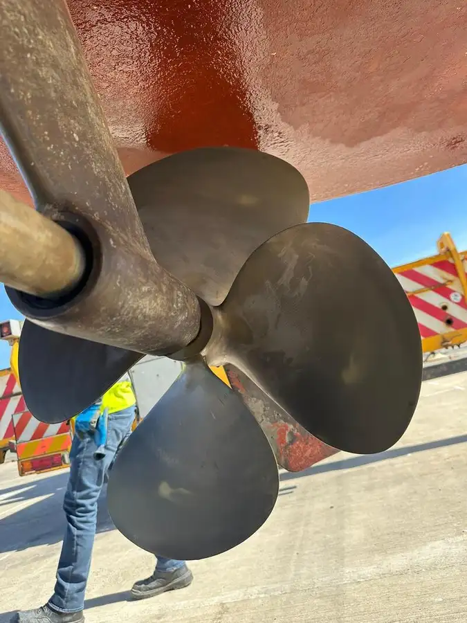ספינת טייס למכירה