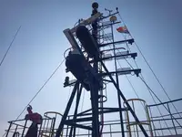גורר למכירה