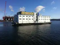 Floating hotel למכירה
