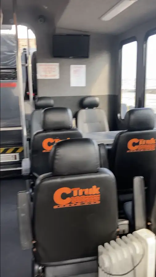 אוניית מכולות למכירה