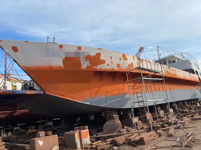 ספינת מעבורת למכירה