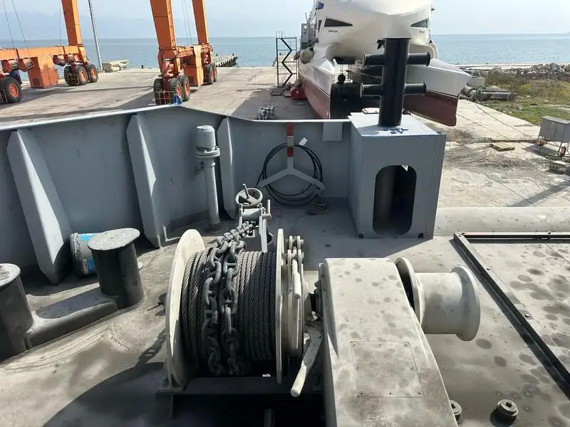 אוניית מכולות למכירה