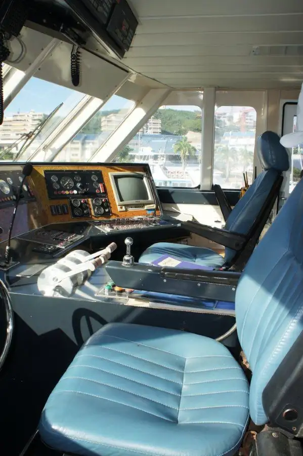 ספינת מעבורת למכירה