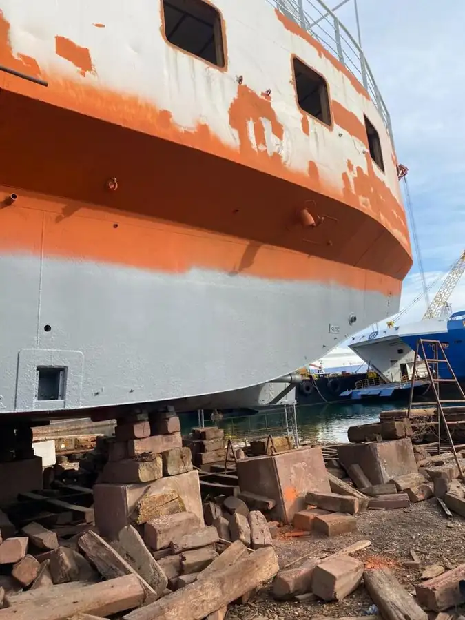 ספינת מעבורת למכירה