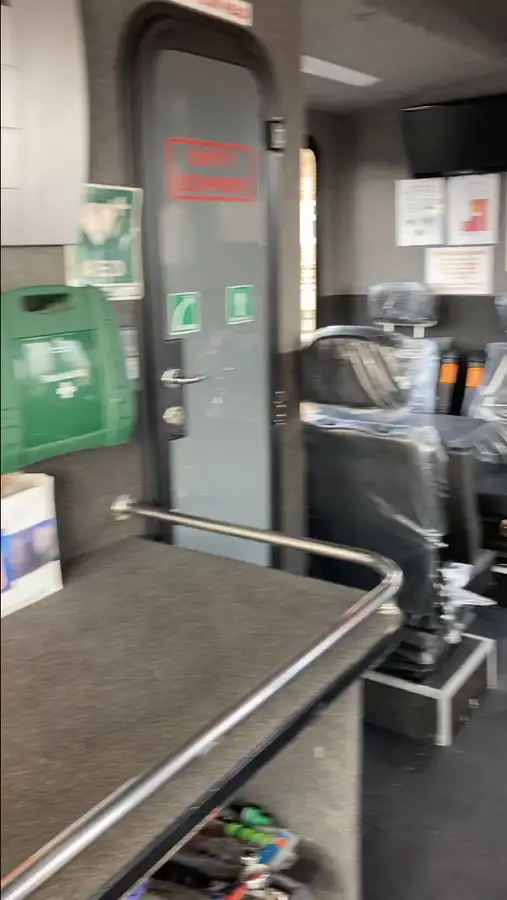 אוניית מכולות למכירה