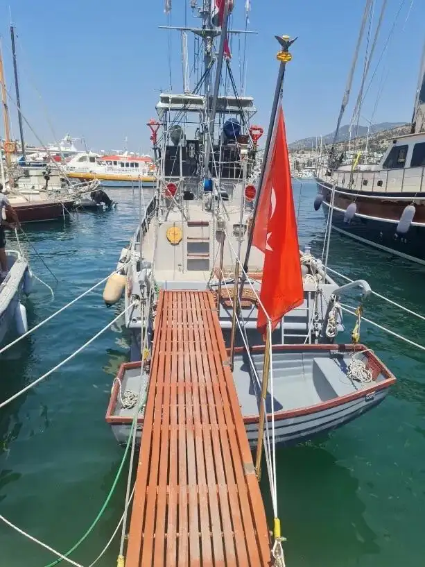 סירת אש למכירה