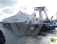 אוניית מכולות למכירה