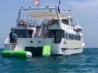 ספינת מעבורת למכירה