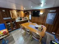 אוניית מכולות למכירה